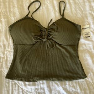 NEW hunter green crop top. Size M.